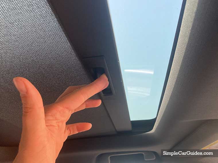 Which Civic model has a sunroof